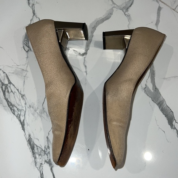 Stuart Weitzman Shimmery Champagne Heels size 6.5 - Picture 4 of 12